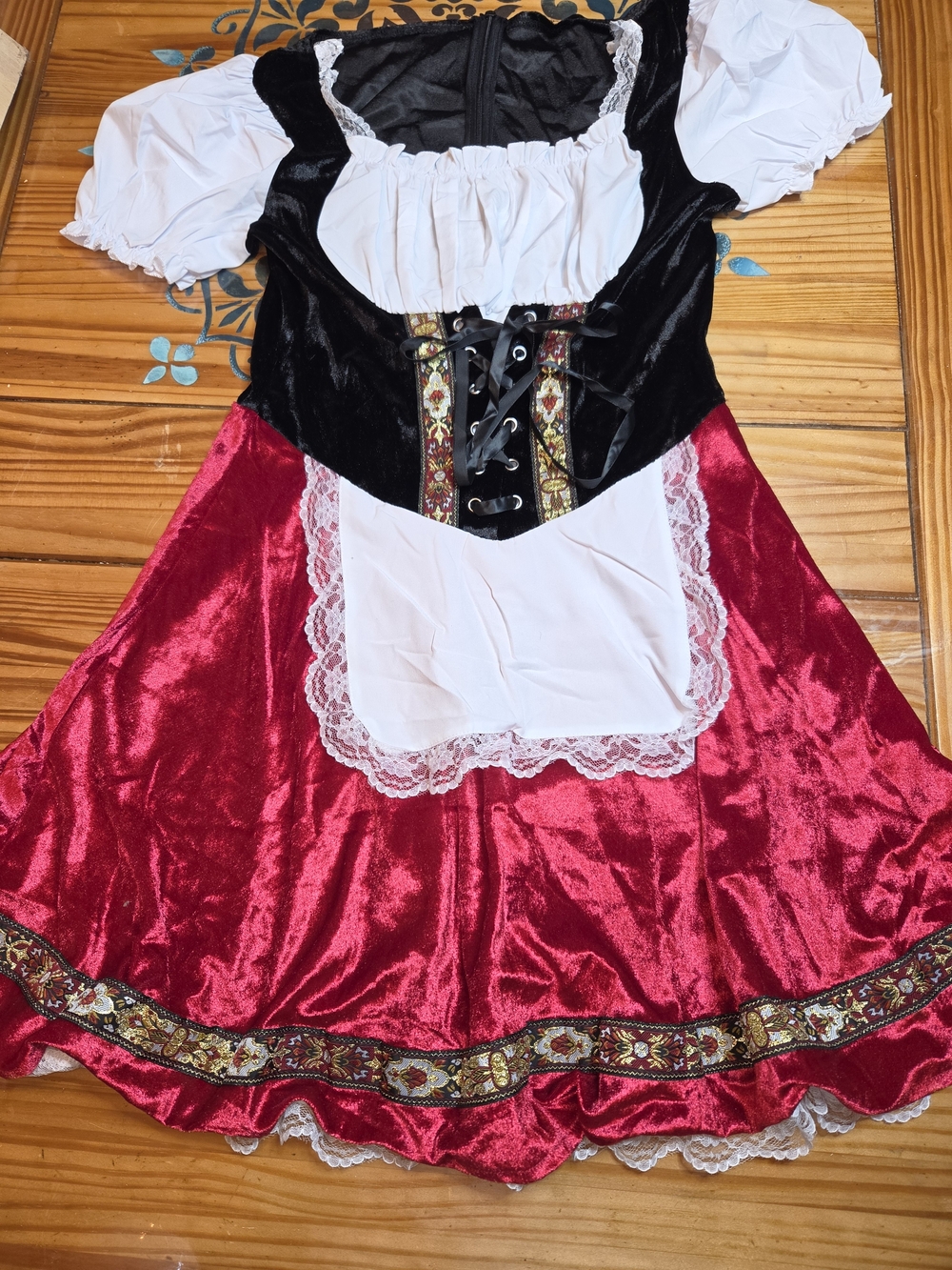 New Velvet Beer Maid Dirndl Dress Costume - Oktoberfest Halloween NWOT